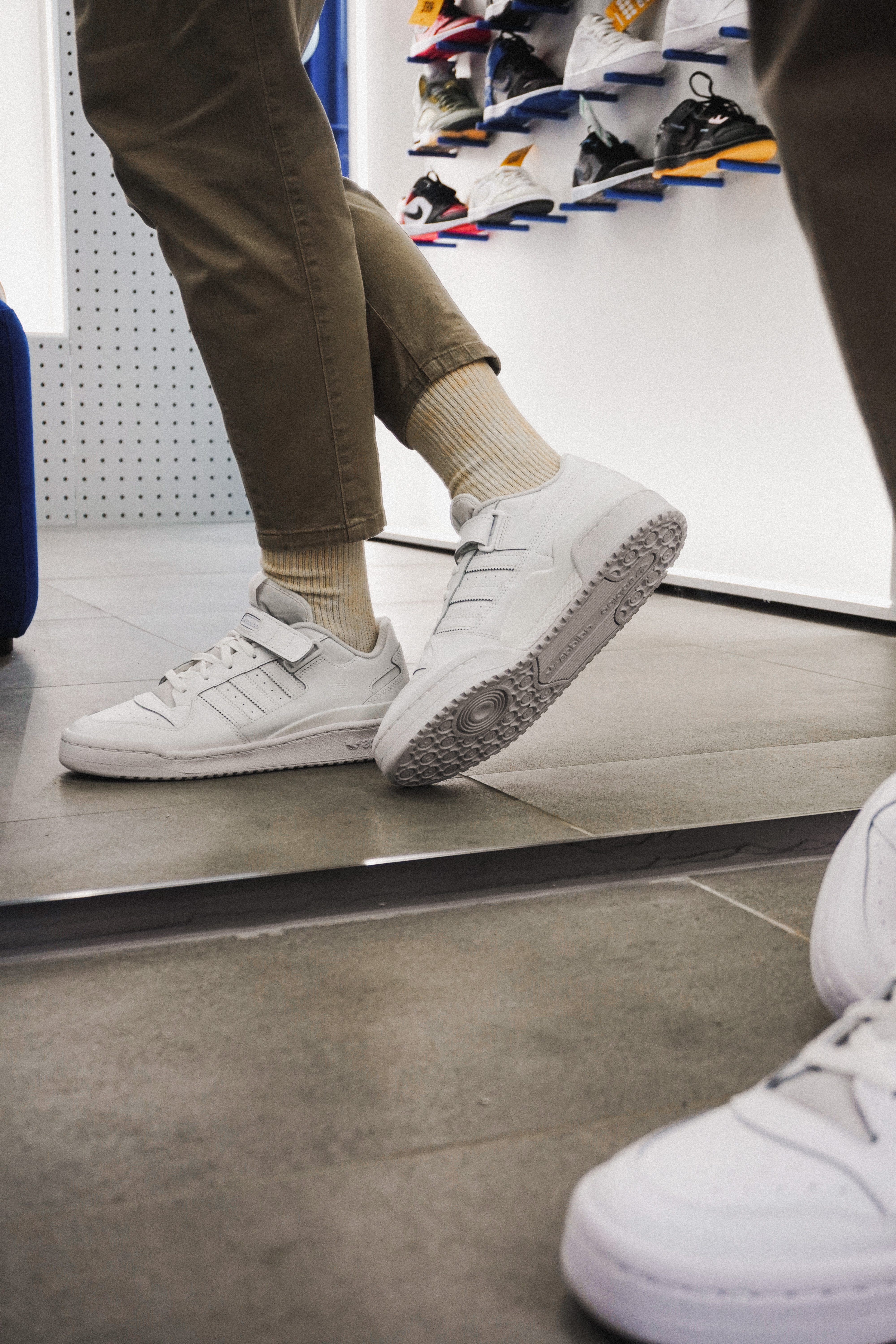 Кроссовки унисекс Adidas Forum Low FY7755