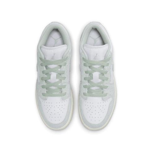 Кроссовки женские Air Jordan 1 Low SE 